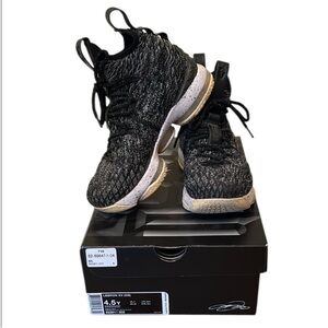 Nike LeBron XV (GS) 4.5 Y
